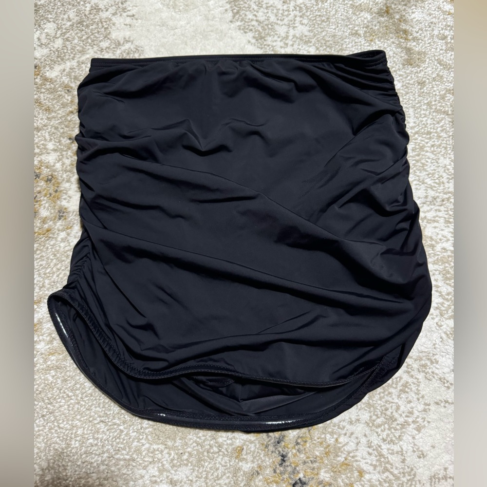 NWT Victoria’s Secret Black Ruched Swim Skirt Skort Bikini Bottom XS